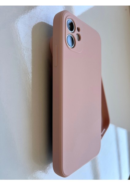 Iphone 11 ile Uyumlu Köşeli Kalıp ( 12 Görünümlü) Logosuz Lansman Içi Kadife Esnek Silikon Kılıf modelleri