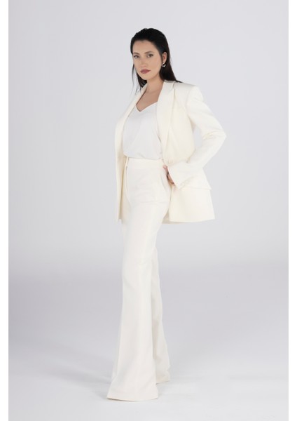 Kırık Beyaz Krep Kumaş Kadın Flare Pantolon | Ispanyol Paça Yüksek Bel Şık, Trend, Rahat, Ofis & Günlük Kullanım