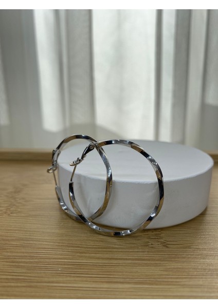 Çelik Gümüş Renk 3 cm Çaplı Büyük Burma Halka Küpe modelleri