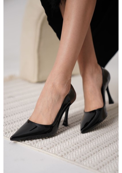 Modaserdem Blade Siyah Rugan Kadın Stiletto