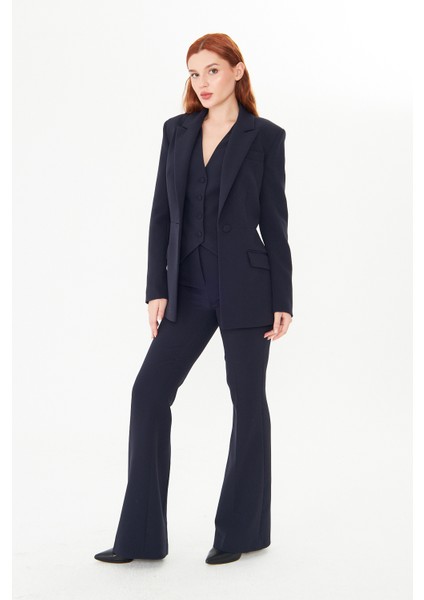 Lacivert Bele Oturan Blazer Ceket – Kadın Ofis Şıklığı Için Modern Kesim Takım Ceket Tasarımı indirimleri