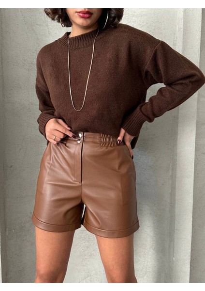Beli Lastikli Çıtçıtlı Deri Şort Kahve W241007