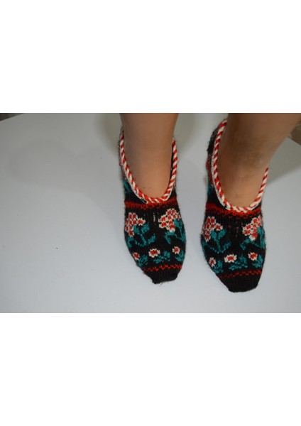 🧦 El Örgüsü Rahat ve Şık Patik