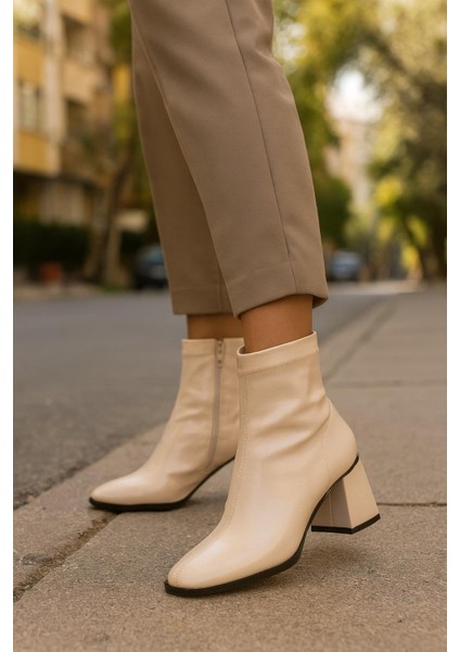 Kadın Küt Burunlu Topuklu Kadın Streç Bot modelleri