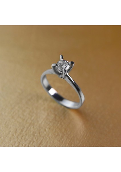 Badem Tırnak Pırlanta Modeli 925 Ayar Gümüş Tektaş Yüzük - Taş Çapı 4 Mm- 0,25 Ct
