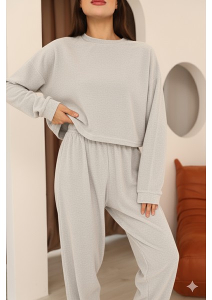 Gri Havlu Kumaş Paça Bel ve Manşet Lastik Detaylı Uzun Kollu Crop Eşofman Takımı fırsatları