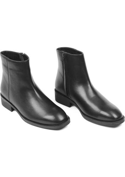 Kadın Siyah Fermuarlı Kalın Topuklu Deri Bot