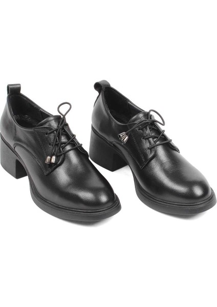 Kadın Siyah Kalın Topuklu Deri Klasik Ayakkabı