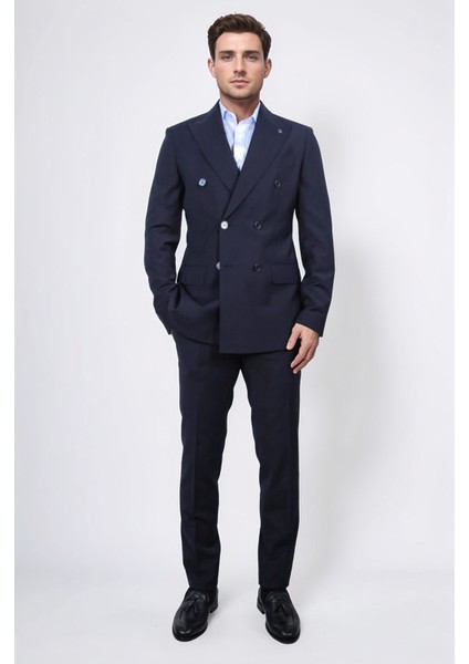 Slim Fit Sivri Yaka Kruvaze Lacivert Takım Elbise