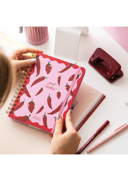 A5 Spiralli Sert Kapak Lastikli Düz - Çizgisiz Not Defteri Chili Biber fiyatları