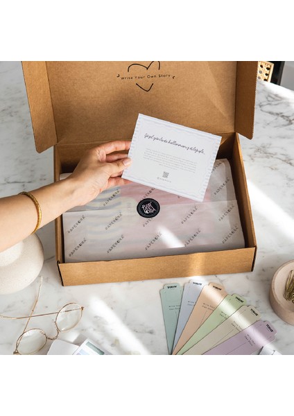 A5 Spiralli Sert Kapak Lastikli Düz - Çizgisiz Not Defteri Chili Biber