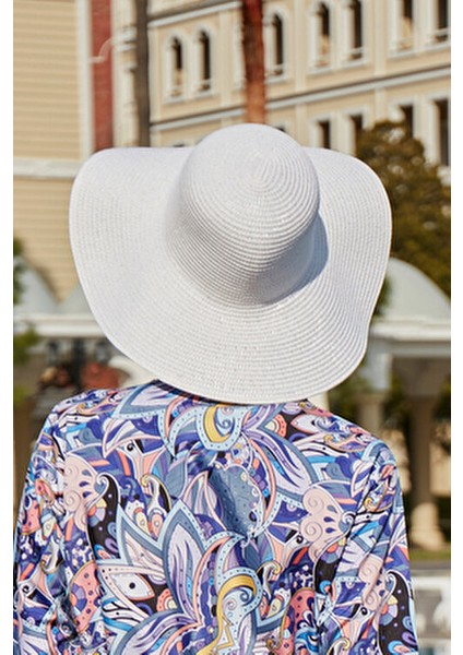 Beyaz Hasır Şapka Kadın Kullanımı İçin Güneşten Koruyucu Tasarım