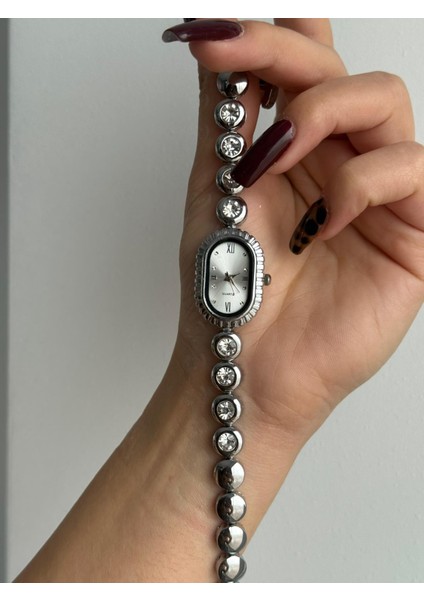 Misse Model Yuvarlak Kristal Taşlı Vintage Gümüş Kadın Kol Saati