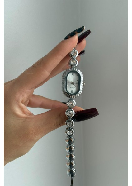 Misse Model Yuvarlak Kristal Taşlı Vintage Gümüş Kadın Kol Saati indirimleri