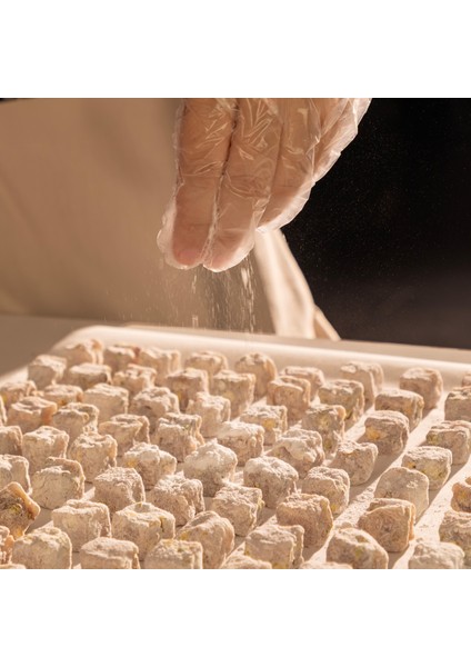 Antep Fıstıklı Çifte Kavrulmuş Lokum 500 gr modelleri