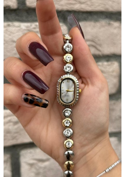 Misse Model Yuvarlak Kristal Taşlı Vintage Iki Renkli Kadın Kol Saati