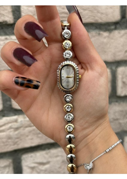 Misse Model Yuvarlak Kristal Taşlı Vintage Iki Renkli Kadın Kol Saati