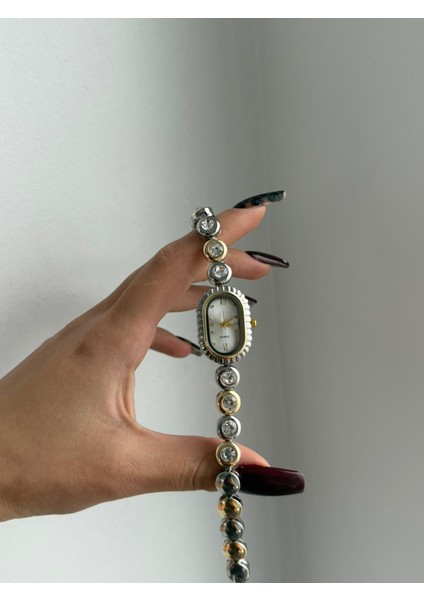 Misse Model Yuvarlak Kristal Taşlı Vintage Iki Renkli Kadın Kol Saati