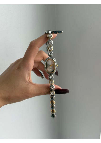 Misse Model Yuvarlak Kristal Taşlı Vintage Iki Renkli Kadın Kol Saati