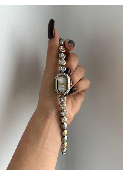 Misse Model Yuvarlak Kristal Taşlı Vintage Iki Renkli Kadın Kol Saati