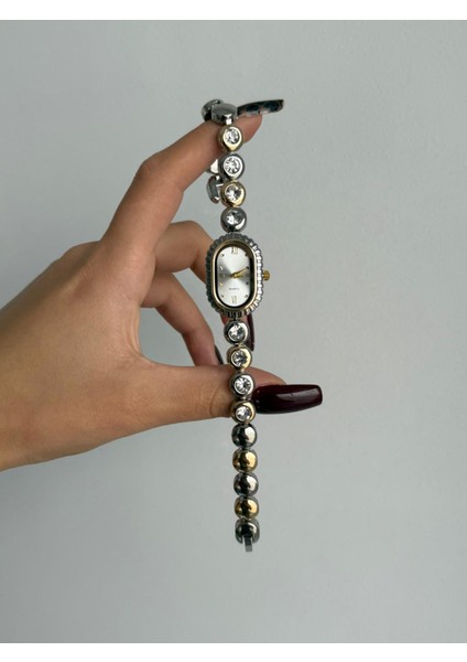 Misse Model Yuvarlak Kristal Taşlı Vintage Iki Renkli Kadın Kol Saati