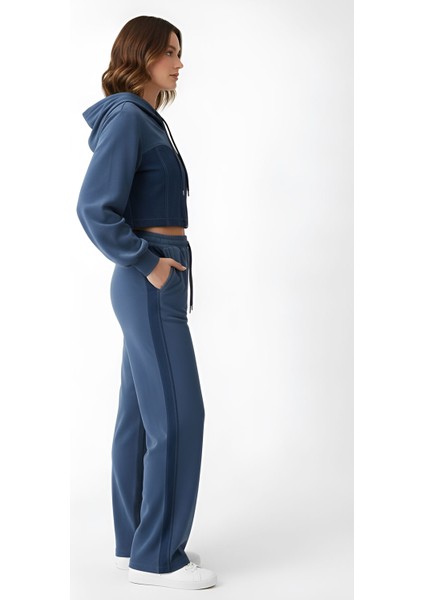Ekstra Yumuşak Kumaş Şerit ve Denim Detaylı Fermuarlı Crop Kapüşonlu Eşofman Takım modelleri