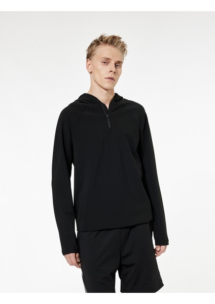 Uzun Kollu Yarım Fermuarlı Kapşonlu Spor Tişört