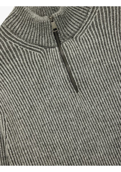 Uzun Kollu Dokulu Yarım Fermuarlı Triko Kazak modelleri