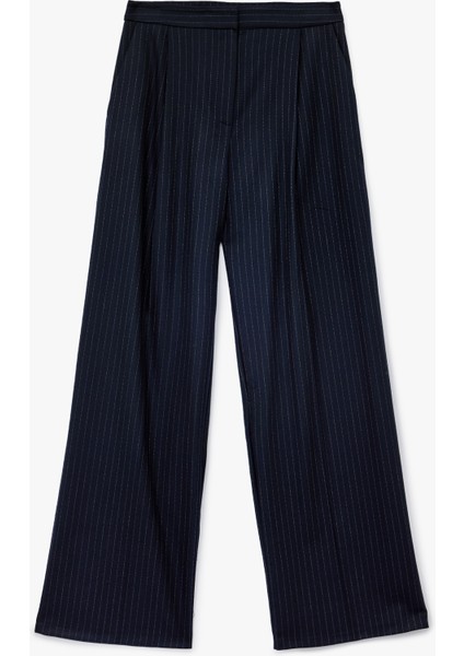 x Melis Ağazat - Cepli Pile Detaylı Çizgili Düz Bol Paça Kumaş Pantolon modelleri