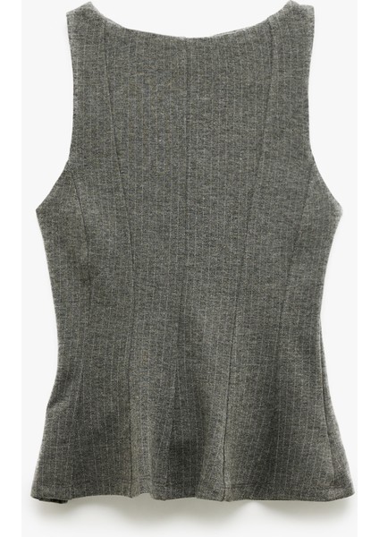 Slim Fit Kayık Yuvarlak Yaka Kolsuz Peplum Bluz