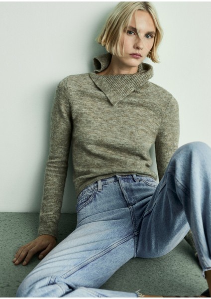 Beyaz Düz Kesim Crop Jean