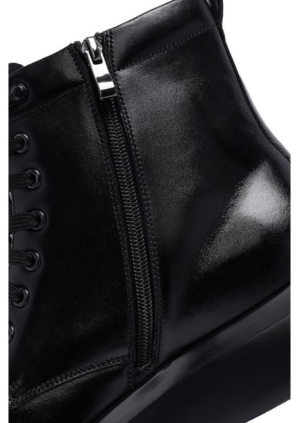 Erkek Siyah Fermuarlı Kalın Tabanlı Deri Bot 25WFD695418