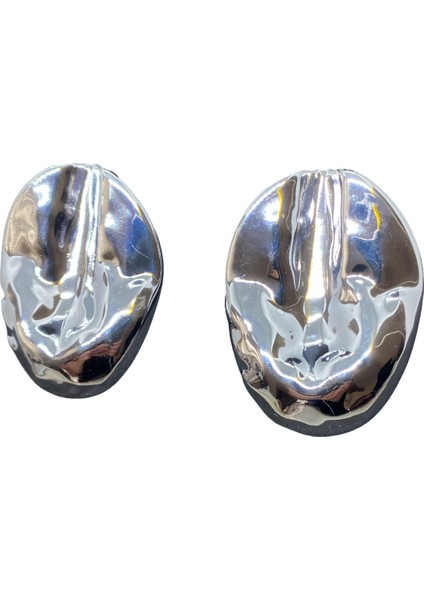 Hafif Çelik Gümüş Renk Dalgalı Yuvarlak Model Modern Hafifliği Sizi Şaşırtacak Çelik Küpe KP2590