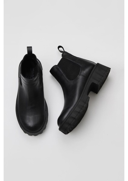 Siyah Deri Kadın Dolgu Topuklu Bot 01WV9002 01WV9002