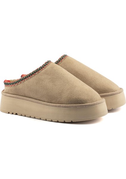 Perth Asimetrik Ağızlı Kadın Nakış Detaylı Kürk Slipper modelleri