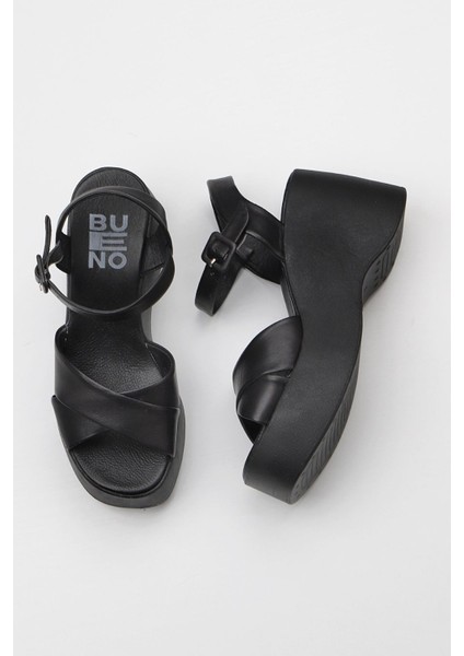 Siyah Deri Kadın Dolgu Topuklu Sandalet 01WY9001 01WY9001