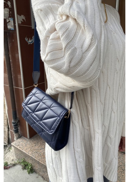 Kadın Siyah Çapraz Kapitone Çanta Capitone fırsatları