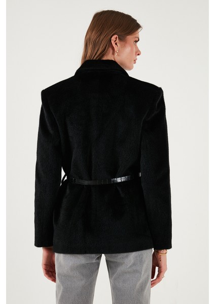 Regular Fit Astarlı Kemer Detaylı Peluş Dokulu Ceket Bayan Ceket 6839490