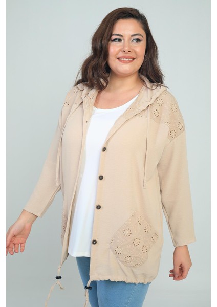 Kadın Kapüşonlu Önü Düğmeli Cepli Fistolu Büyük Beden Hırka