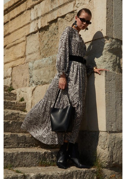 Kadın Zebra Desen TN026 Yaka Bağlamalı Desenli Uzun Şifon Elbise fiyatları