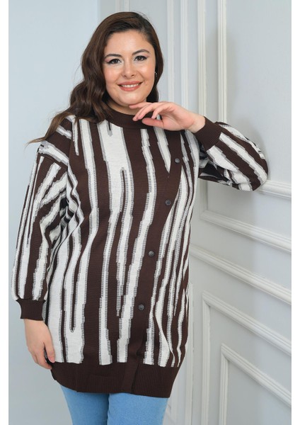 Kadın Önü Düğme Detaylı Simli Boyuna Çizgili Büyük Beden Triko Tunik Kazak