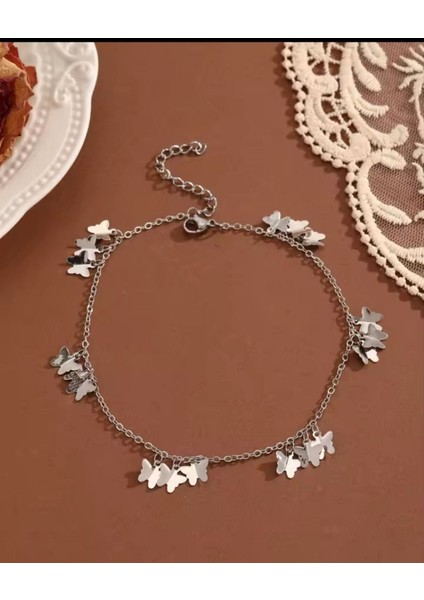 Şıklığınızı Tamamlayacak Zarif Kelebek Bileklik