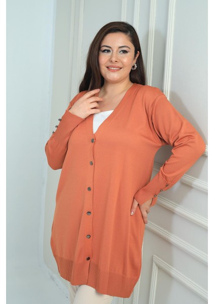 Kadın Kolları Düğme Detaylı Soğuk Iplik Büyük Beden Uzun Hırka