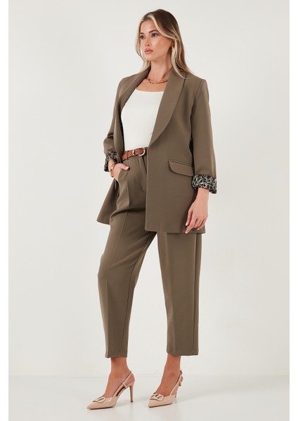 Regular Fit Klasik Yaka Desenli Astar Detaylı Blazer Ceket Bayan Ceket 6839227 modelleri