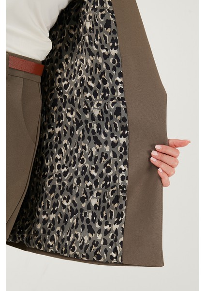 Regular Fit Klasik Yaka Desenli Astar Detaylı Blazer Ceket Bayan Ceket 6839227