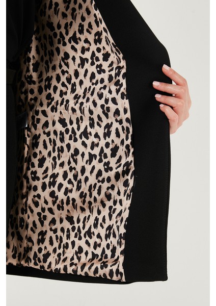 Regular Fit Klasik Yaka Desenli Astar Detaylı Blazer Ceket Bayan Ceket 6839227