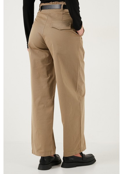 Pamuklu Relaxed Fit Geniş Paça Dikiş Detaylı Kemerli Pantolon Bayan Pantolon 68351208