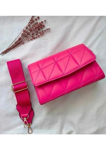 Kadın Siyah Çapraz Kapitone Çanta Capitone