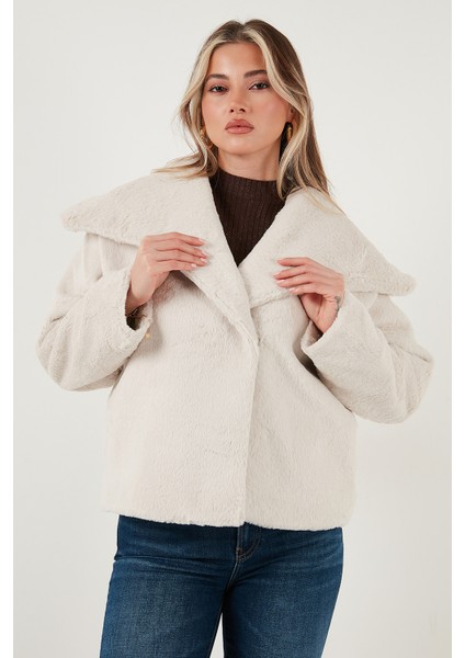 Oversize Geniş Yaka Çıtçıt Düğmeli Astarlı Peluş Mont Bayan Mont 6839623 modelleri