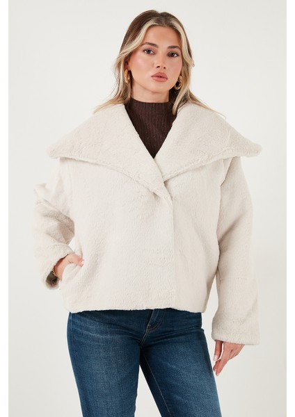 Oversize Geniş Yaka Çıtçıt Düğmeli Astarlı Peluş Mont Bayan Mont 6839623
